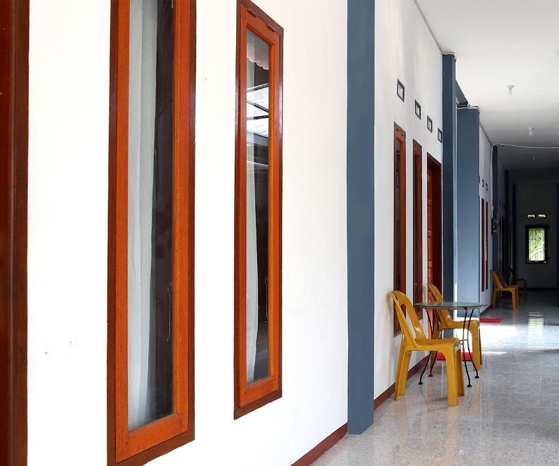 Reddoorz Syariah At Penginapan Eby Padang Padang (Sumatra) Exterior foto