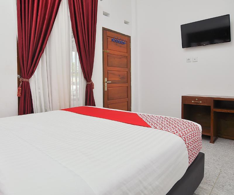 Reddoorz Syariah At Penginapan Eby Padang Padang (Sumatra) Exterior foto