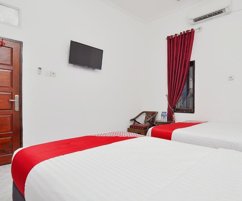 Reddoorz Syariah At Penginapan Eby Padang Padang (Sumatra) Exterior foto