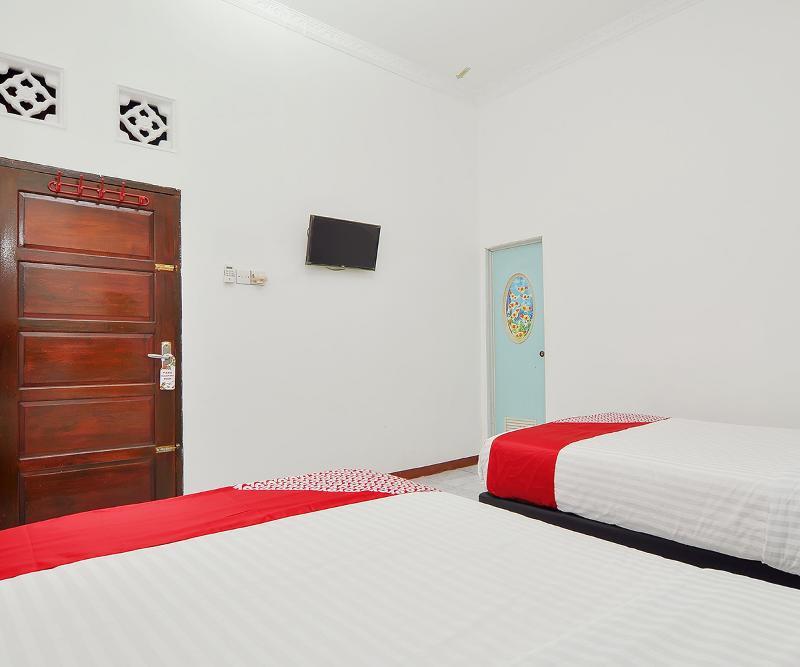 Reddoorz Syariah At Penginapan Eby Padang Padang (Sumatra) Exterior foto